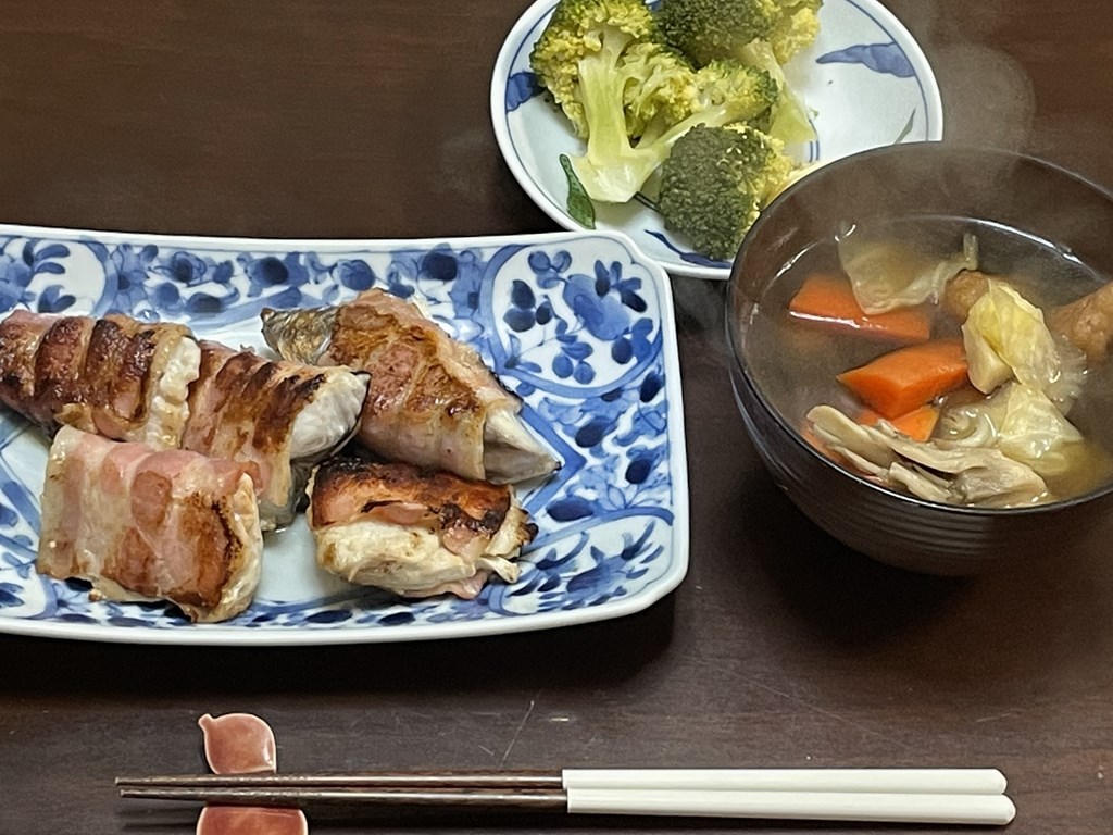 日本テレビ系列沸騰ワード10で志麻さんが作った鰆のベーコン巻きレシピ。
私も実際に作ってみましたが、本当に美味しくできました！